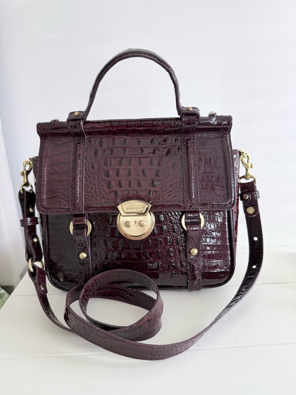 Brahmin Croc-Embossed Leather crossbody Bag in Deep Burgundy